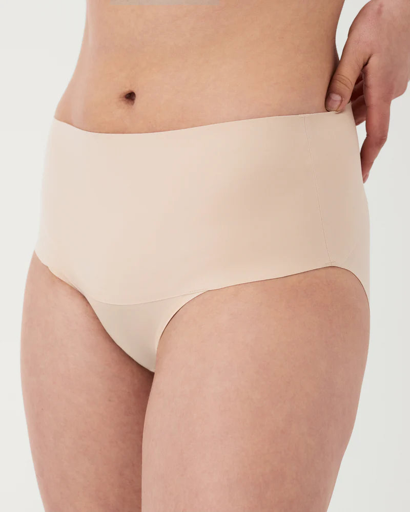 Spanx Undie-Tectable Smoothing Brief1 Spanx